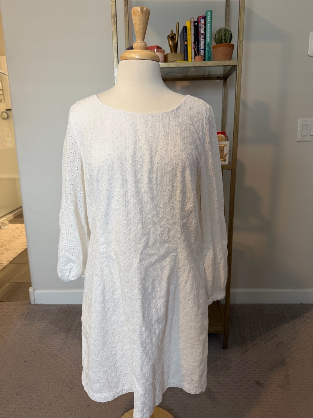 Women's White Eyelet Long-Sleeve Shift Dress